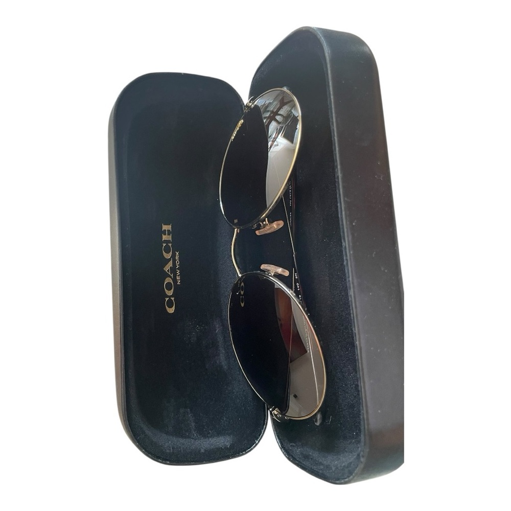 Coach Round Gradient Sunglasses with Case - Picture 8 of 8